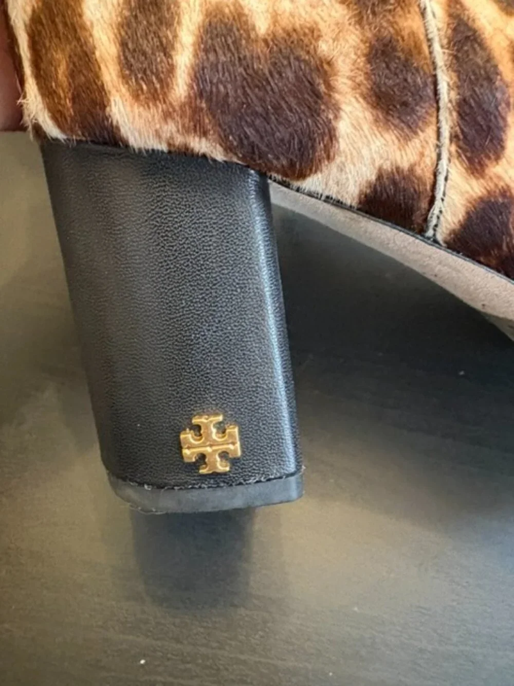 Tory Burch Size 6 Leopard Print Booties